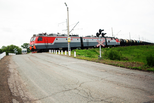 ��-�������