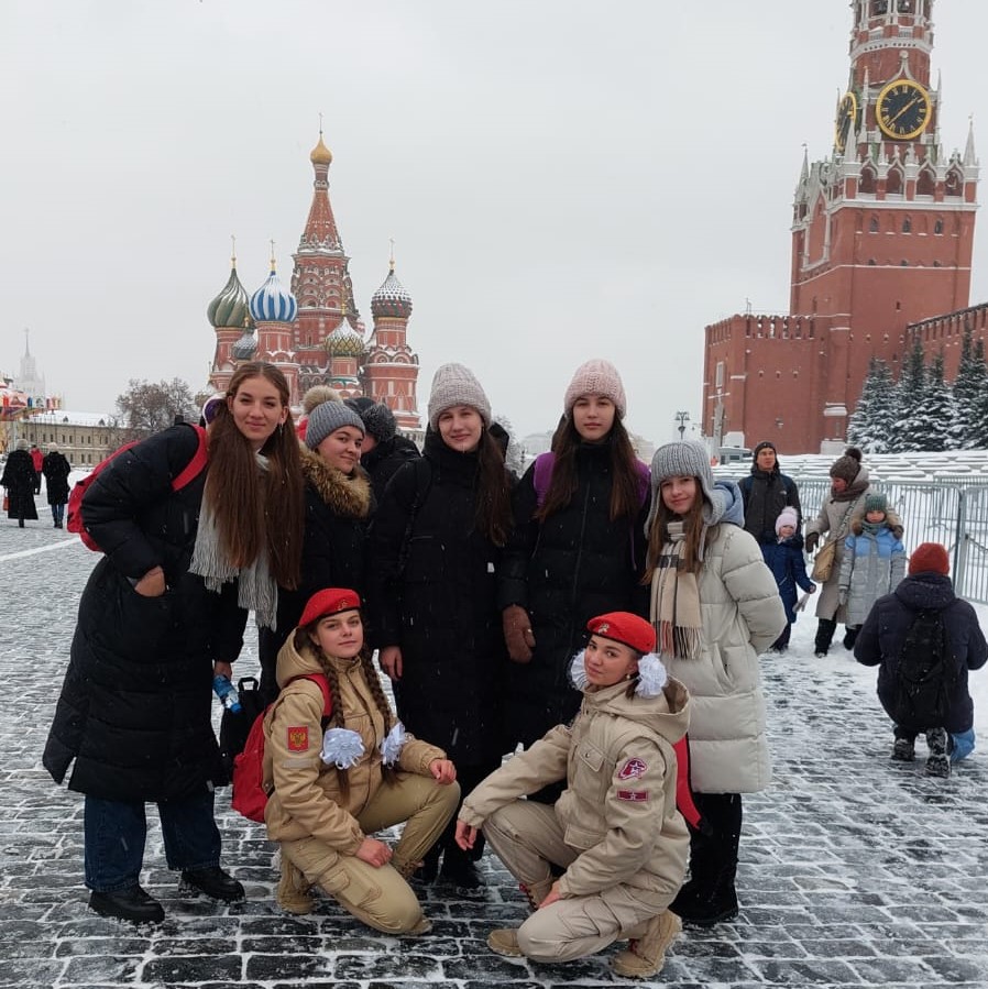 ШКОЛЬНИЦЫ ЛЕСОЗАВОДСКА НА СЪЕЗДЕ МОЛОДЕЖИ | 25.12.2022 | Лесозаводск -  БезФормата