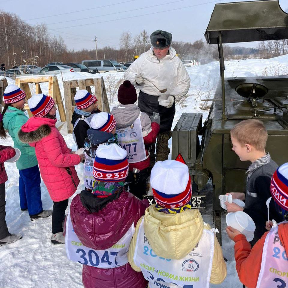 ЛЕСОЗАВОДСК ПРИСОЕДИНИЛСЯ К ВСЕРОССИЙСКОЙ ЛЫЖНОЙ ГОНКЕ | 12.02.2023 |  Лесозаводск - БезФормата